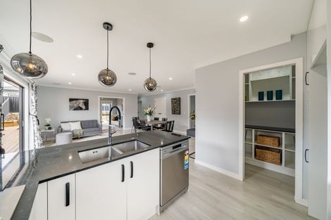 Photo of property in 11 Salisbury Crescent, Wallaceville, Upper Hutt, 5018