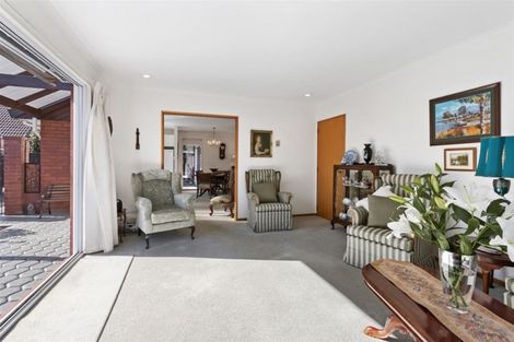 Photo of property in 2/64 Apsley Drive, Avonhead, Christchurch, 8042