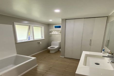 Photo of property in 27 Aplin Place, Birkdale, Auckland, 0626