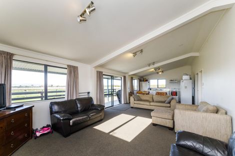 Photo of property in 33 Silkwood Place, Fitzherbert, Palmerston North, 4410