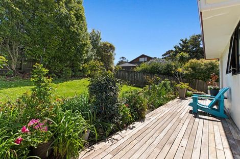 Photo of property in 28 Kotinga Avenue, Glen Eden, Auckland, 0602