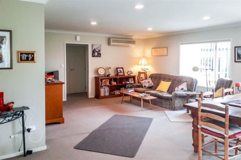 Photo of property in 18 Blythfield Place, Taradale, Napier, 4112