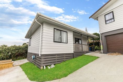 Photo of property in 4 Midgley Road, West Harbour, Auckland, 0618