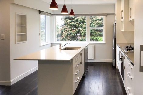 Photo of property in 18 Cave Road, Houghton Bay, Wellington, 6023