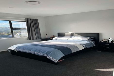 Photo of property in 6 Madeira Close, Whitby, Porirua, 5024