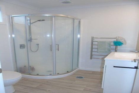 Photo of property in 2 Ara Paripari, Tawa, Wellington, 5028