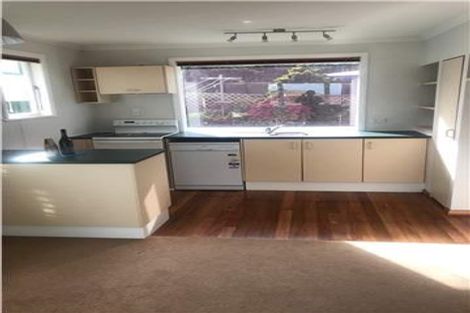 Photo of property in 20 Cotswold Crescent, Newlands, Wellington, 6037