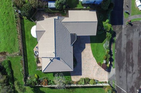 Photo of property in 11 Chatswood Grove, Fitzroy, New Plymouth, 4312