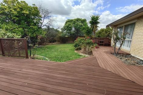 Photo of property in 16 Corrofin Drive, East Tamaki, Auckland, 2013