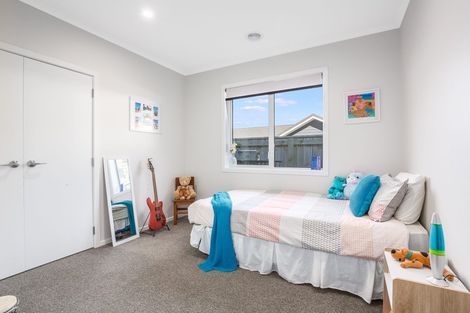 Photo of property in 26 Banks Boulevard, Whitby, Porirua, 5024