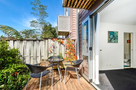 Photo of property in 15 Albionvale Road, Glen Eden, Auckland, 0602