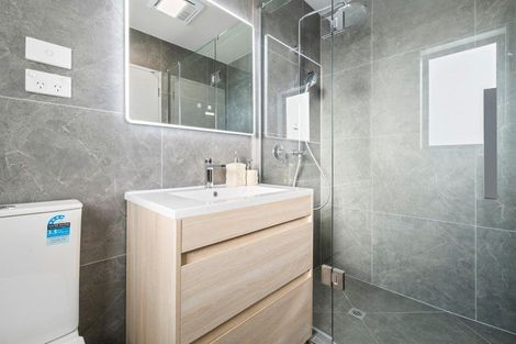 Photo of property in 52b Crestview Rise, Papakura, 2110