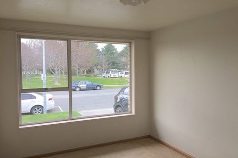 Photo of property in 28 Solway Avenue, Ilam, Christchurch, 8041