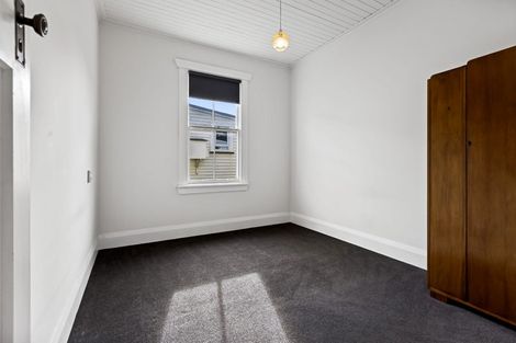 Photo of property in 25 Paynters Avenue, Strandon, New Plymouth, 4312