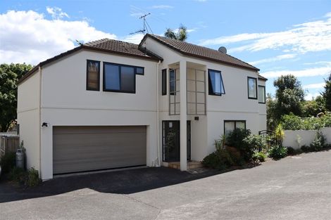 Photo of property in 51 Reeves Road, Pakuranga, Auckland, 2010