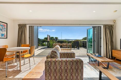 Photo of property in 93 Wade River Road, Stanmore Bay, Whangaparaoa, 0932