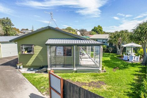 Photo of property in 88 Queens Road, Waikanae Beach, Waikanae, 5036