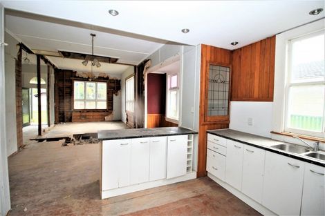 Photo of property in 32 Ross Street, Woodville, 4920