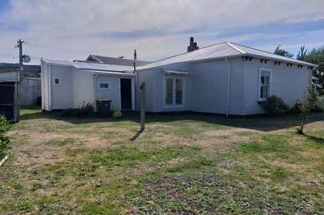 Photo of property in 106 Fox Street, Featherston, 5710