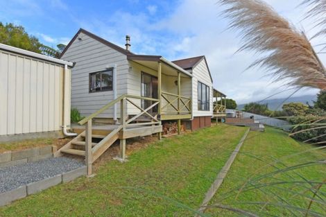 Photo of property in 136 Holborn Drive, Stokes Valley, Lower Hutt, 5019