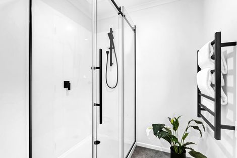 Photo of property in 7 Lombardy Place, Whalers Gate, New Plymouth, 4310