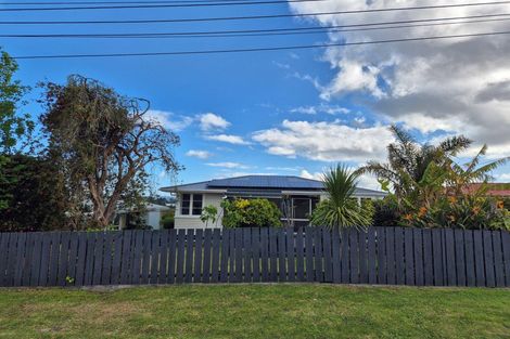 Photo of property in 26 Waione Avenue, Te Atatu Peninsula, Auckland, 0610