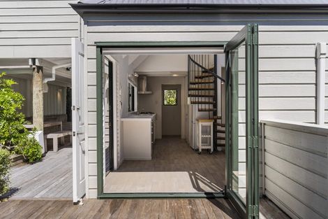 Photo of property in 110 Bassett Road, Remuera, Auckland, 1050