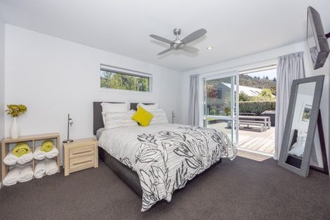 Photo of property in 43 Kingfisher Crescent, Albert Town, Wanaka, 9305