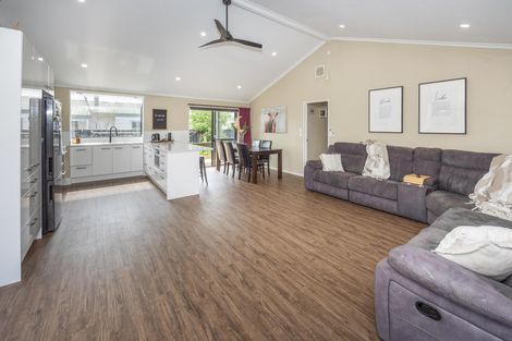 Photo of property in 5 Raleigh Avenue, Fairview Downs, Hamilton, 3214