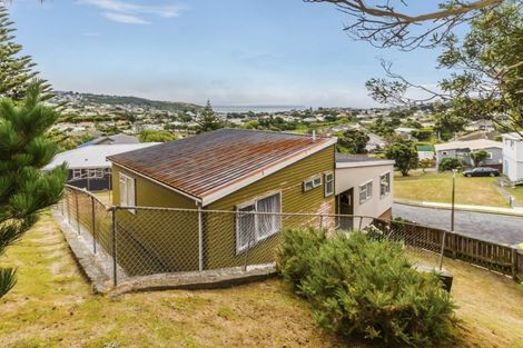 Photo of property in 11 The Spinney, Titahi Bay, Porirua, 5022