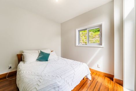 Photo of property in 141 Breaker Bay Road, Breaker Bay, Wellington, 6022
