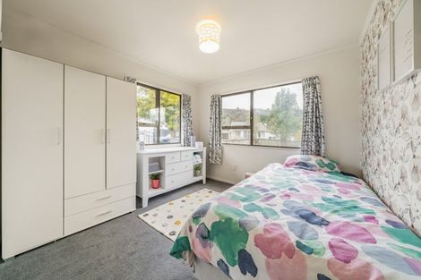 Photo of property in 5 Edelweiss Grove, Timberlea, Upper Hutt, 5018