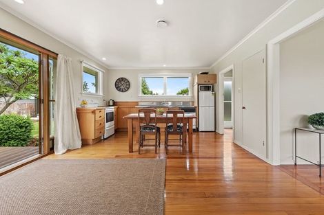 Photo of property in 8 Martbern Crescent, Bishopdale, Christchurch, 8053