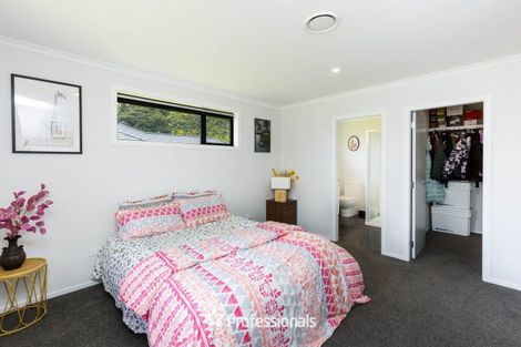 Photo of property in 115 Mawai Hakona Drive, Wallaceville, Upper Hutt, 5018