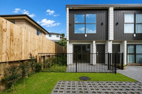 Photo of property in 12f Hewlett Road, Massey, Auckland, 0614