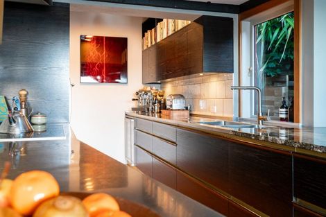 Photo of property in 77 Palliser Road, Roseneath, Wellington, 6011