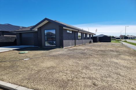 Photo of property in 2 Cabbage Close, Halswell, Christchurch, 8025