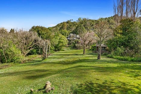 Photo of property in 35 Spencer Road, Lake Tarawera, Rotorua, 3076