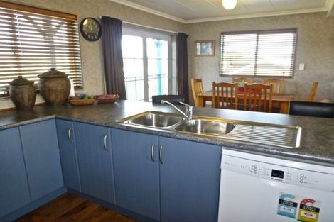 Photo of property in 9 Sylvia Way, Te Horo Beach, Otaki, 5581
