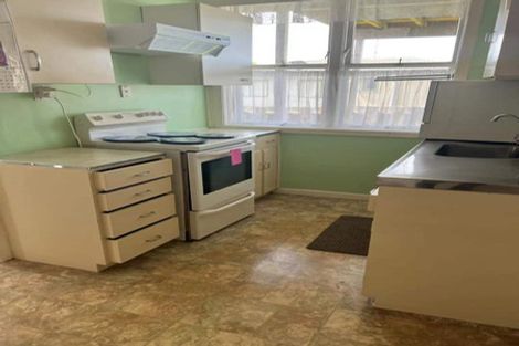 Photo of property in 10 Coronation Road, Glenfield, Auckland, 0627