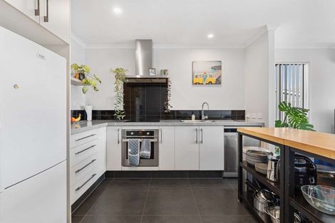 Photo of property in 57 Crown Street, Papamoa, 3118