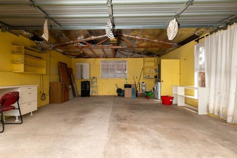 Photo of property in 64 Captain Scott Road, Glen Eden, Auckland, 0602