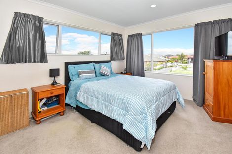 Photo of property in 21 Stranraer Crescent, Wattle Downs, Auckland, 2103