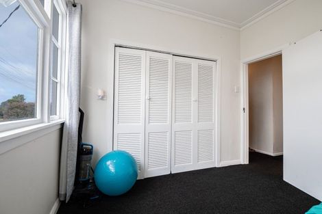 Photo of property in 15a Queens Road, Glen Avon, New Plymouth, 4312