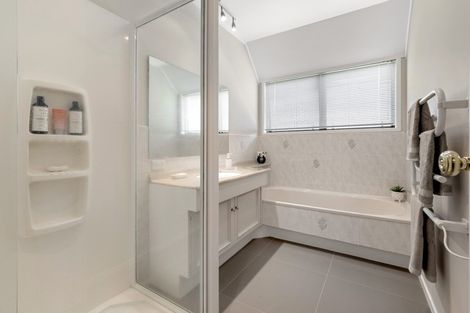 Photo of property in 12 Cumbrian Place, Conifer Grove, Takanini, 2112