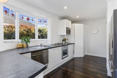 Photo of property in 121 Hinemoa Street, Birkenhead, Auckland, 0626