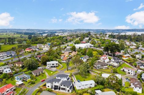 Photo of property in 5b Woodhouse Place, West Harbour, Auckland, 0618