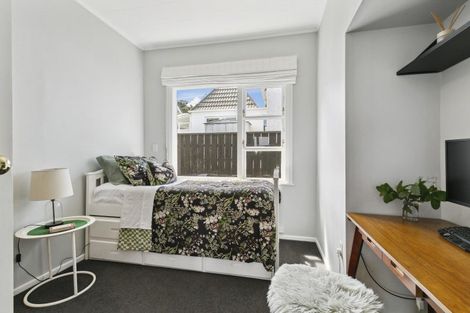 Photo of property in 15 Omar Street, Khandallah, Wellington, 6035