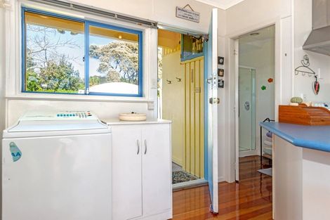 Photo of property in 3 Katrin Place, Mahia, 4198