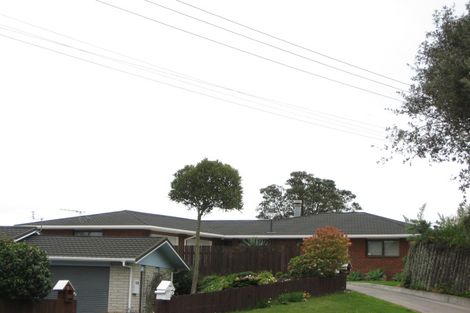 Photo of property in 2 Calvert Road, Moturoa, New Plymouth, 4310